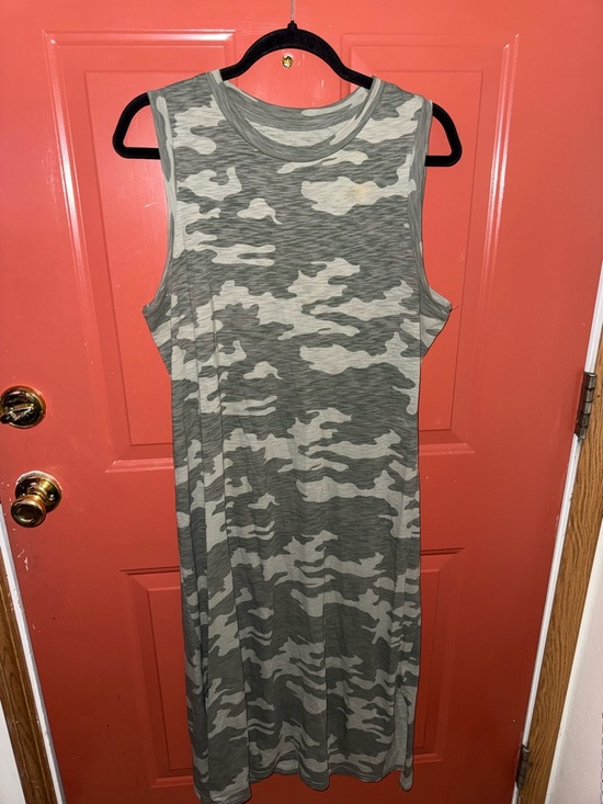 Universal Thread Dresses & Skirts - Sleeveless universal thread size medium Camo Midi Dress - Green Camo